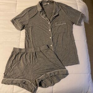 Gray Women's Short Sleeve Pajama Set with Contrast Piping